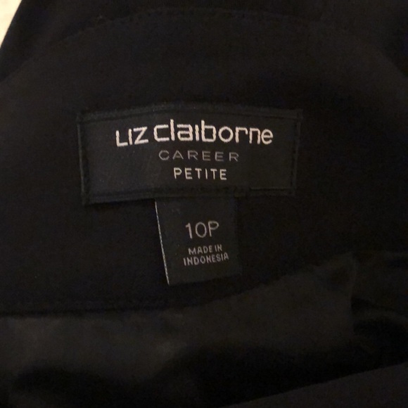 NWT LIZ Claiborne skirt size 10P black. - Picture 5 of 5